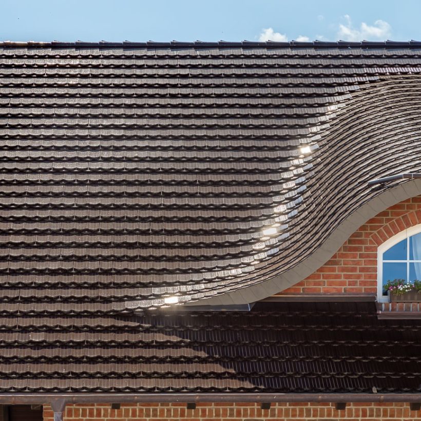 Klinkerhaus mit Biberschwanzziegel in maronenbraun