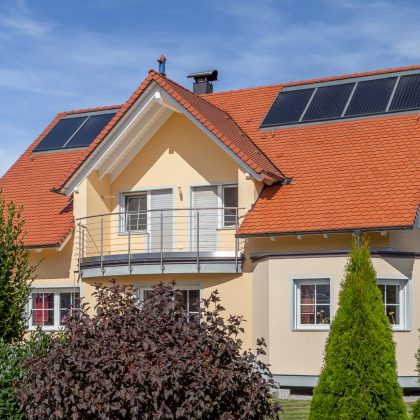 Einfamilienhaus mit Biberschwanzziegel in natur plus